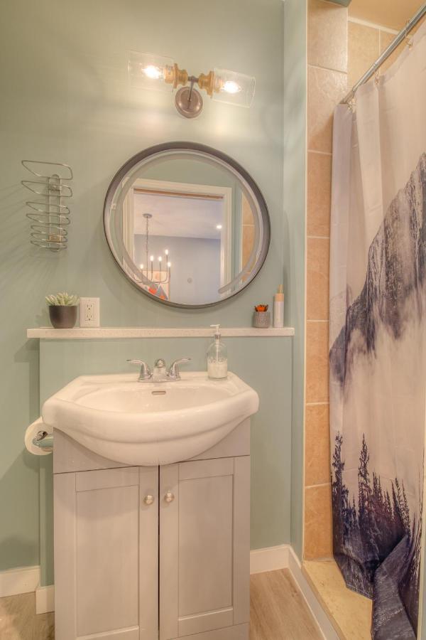 Beautiful Newly Reno 2Bdm 2 Bth Sleep Up To 6 Adults & Kids Mountain View Townhouse Suite Canmore Exteriér fotografie