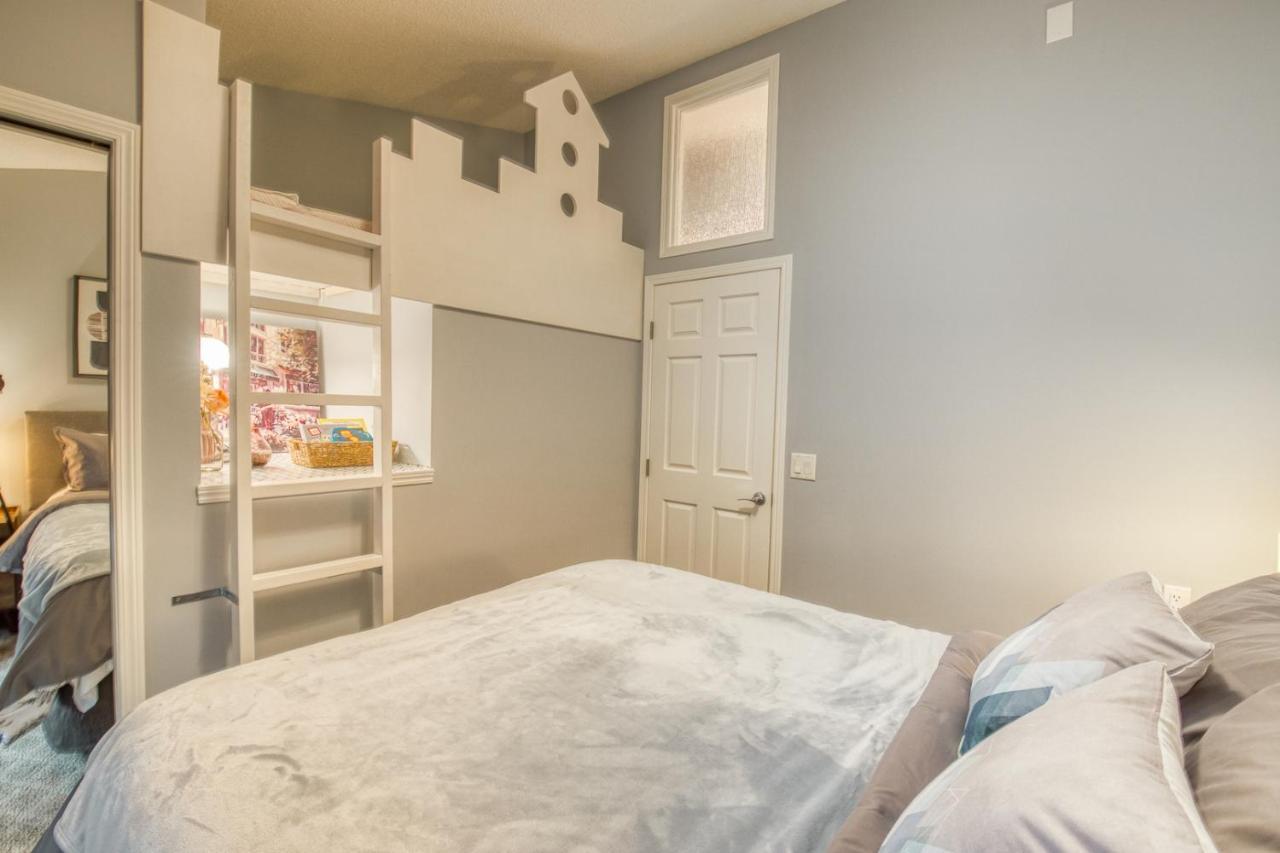 Beautiful Newly Reno 2Bdm 2 Bth Sleep Up To 6 Adults & Kids Mountain View Townhouse Suite Canmore Exteriér fotografie