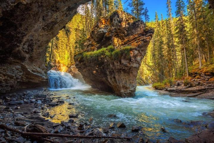 Beautiful Newly Reno 2Bdm 2 Bth Sleep Up To 6 Adults & Kids Mountain View Townhouse Suite Canmore Exteriér fotografie